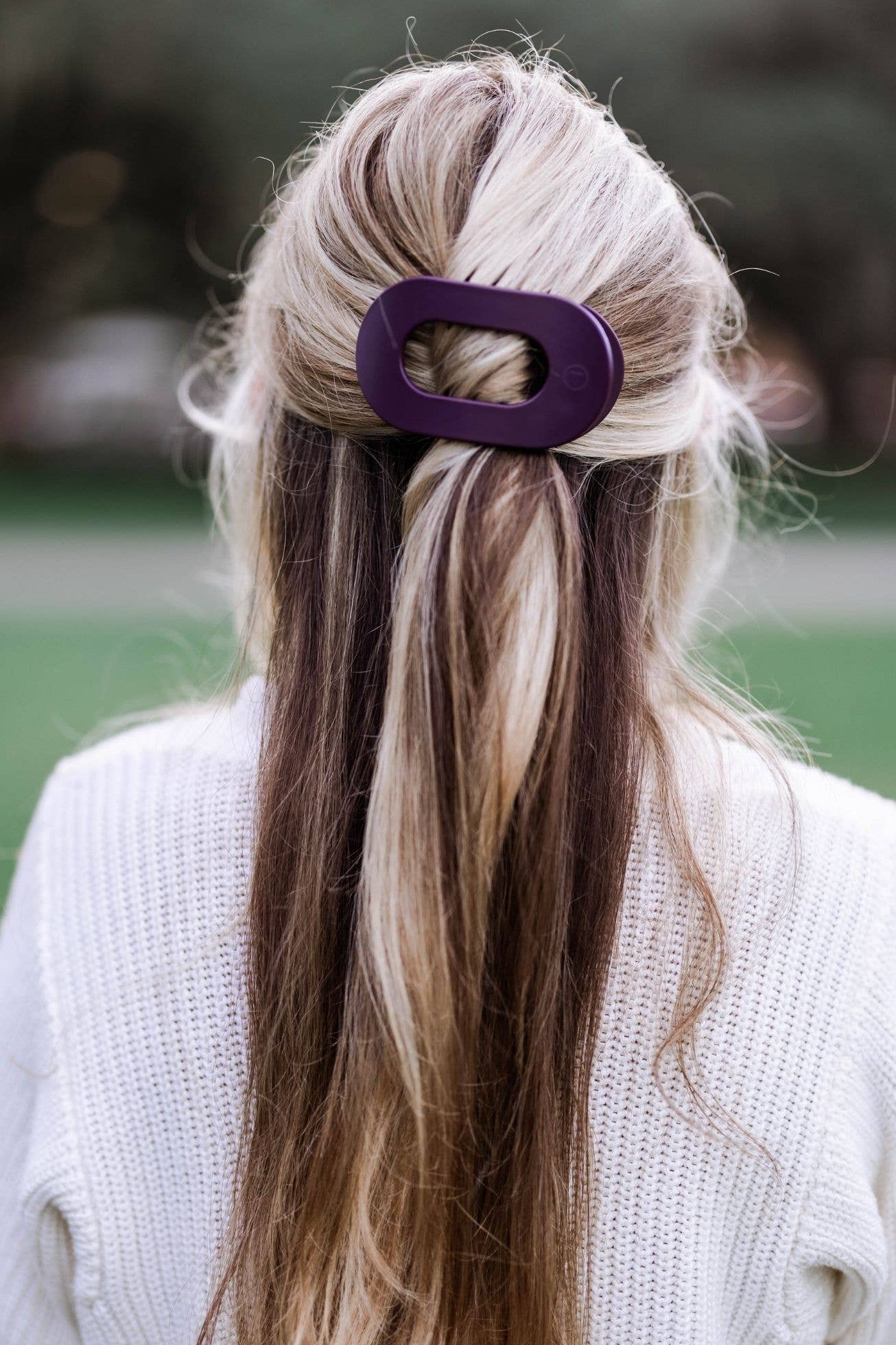 Medium Round Flat Hair Clip: Burgundy Bliss