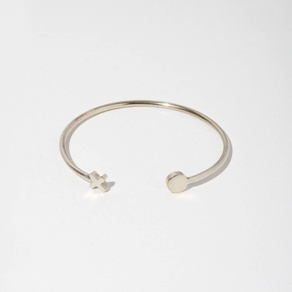 Strand Bracelet | XO | Silver Plated Nickel