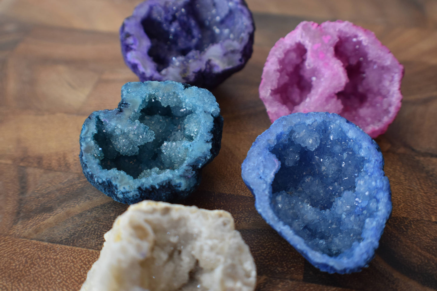 Baby Geode with Natural Stone Trim: Natural