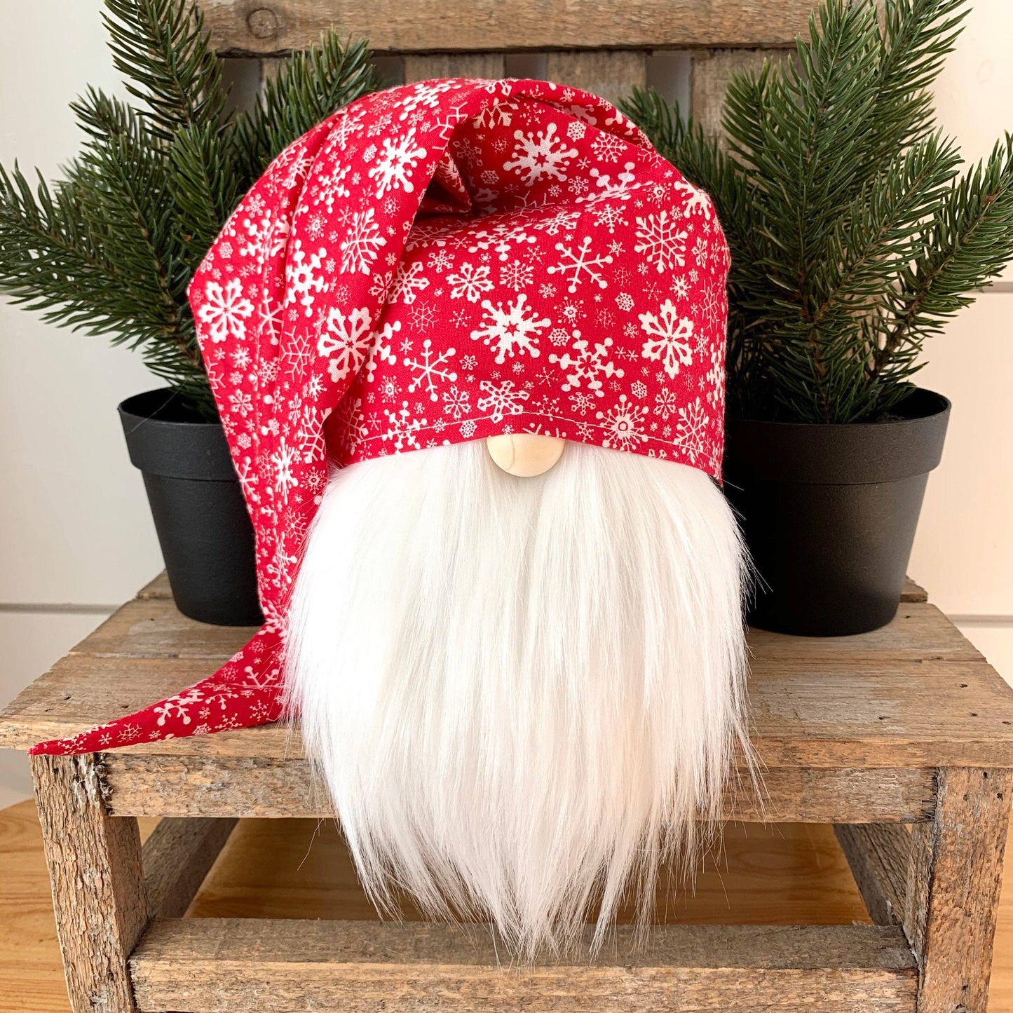 Slouch Red Snowflake Gnome